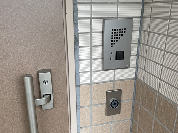 既存の状態。非接触リーダーで開錠できない。