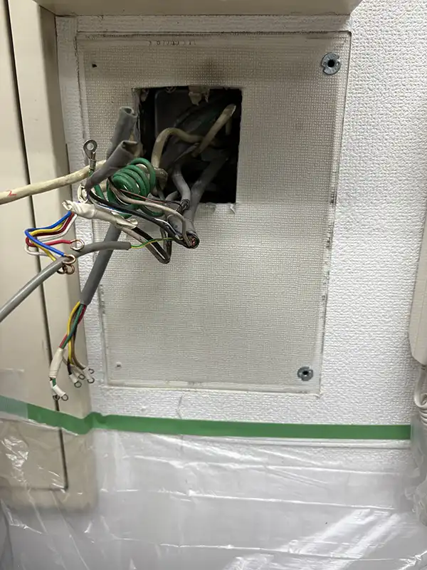 制御器を取り外しました。